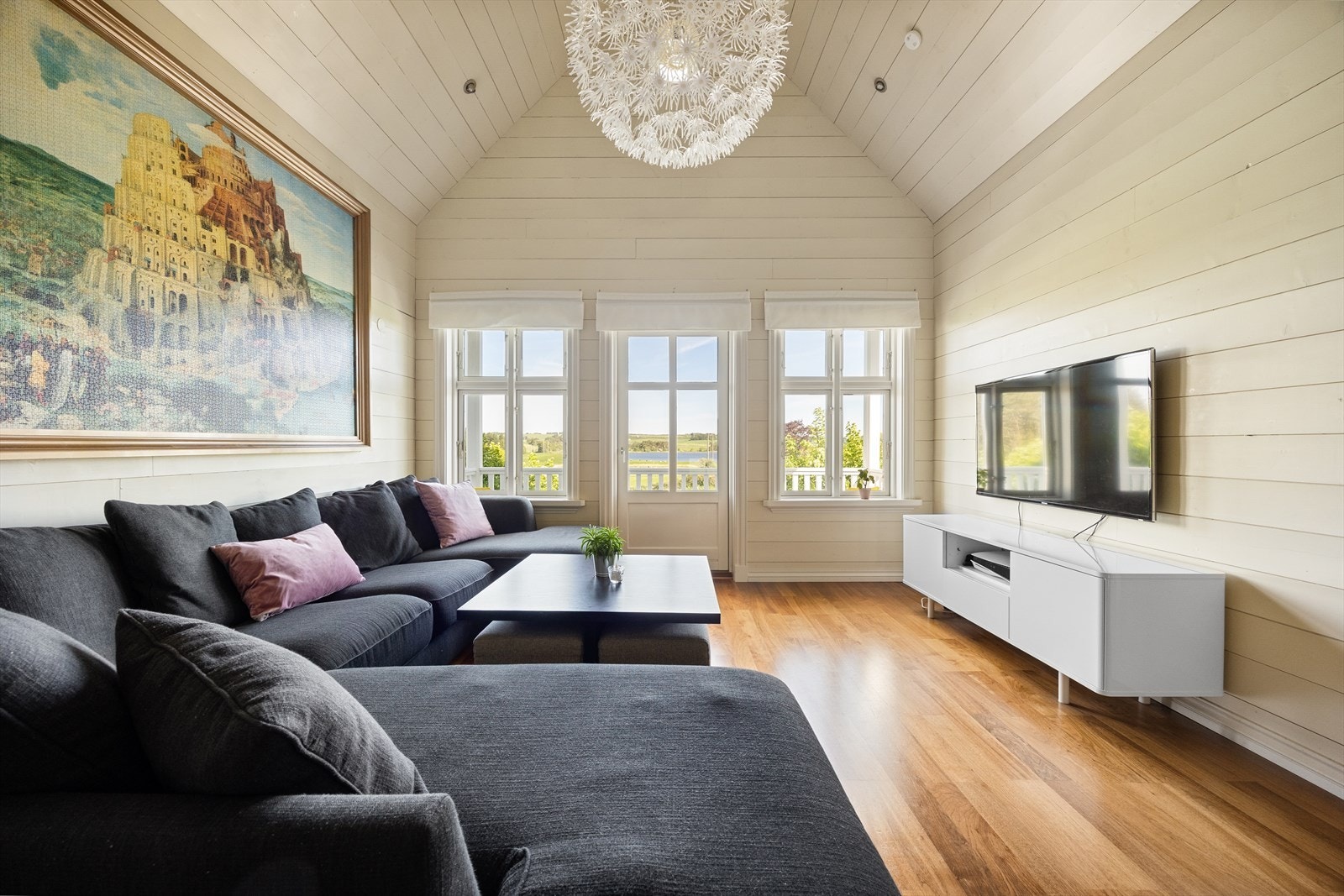 2. etg.: Stue Galleribilde