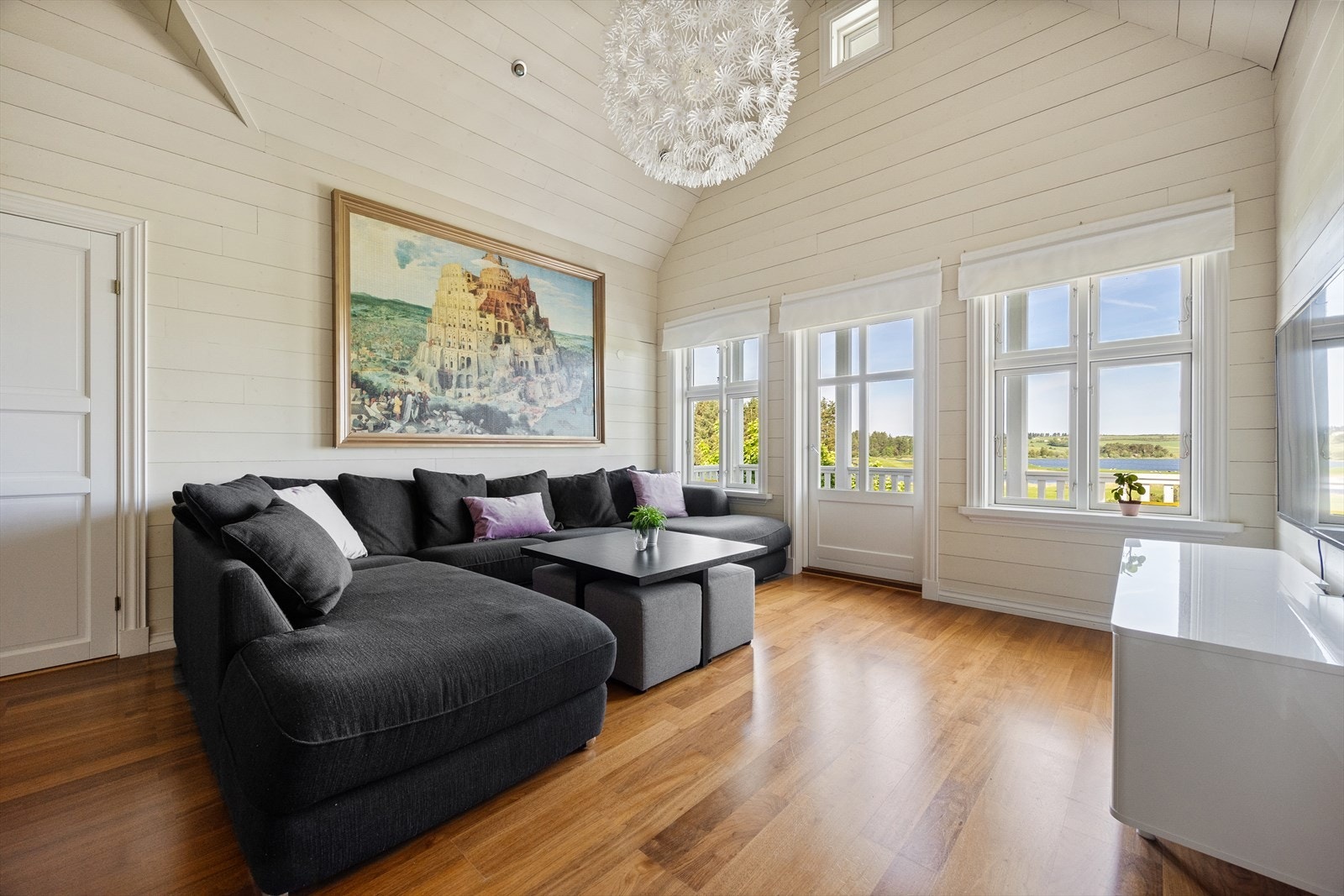 2. etg.: Stue Galleribilde