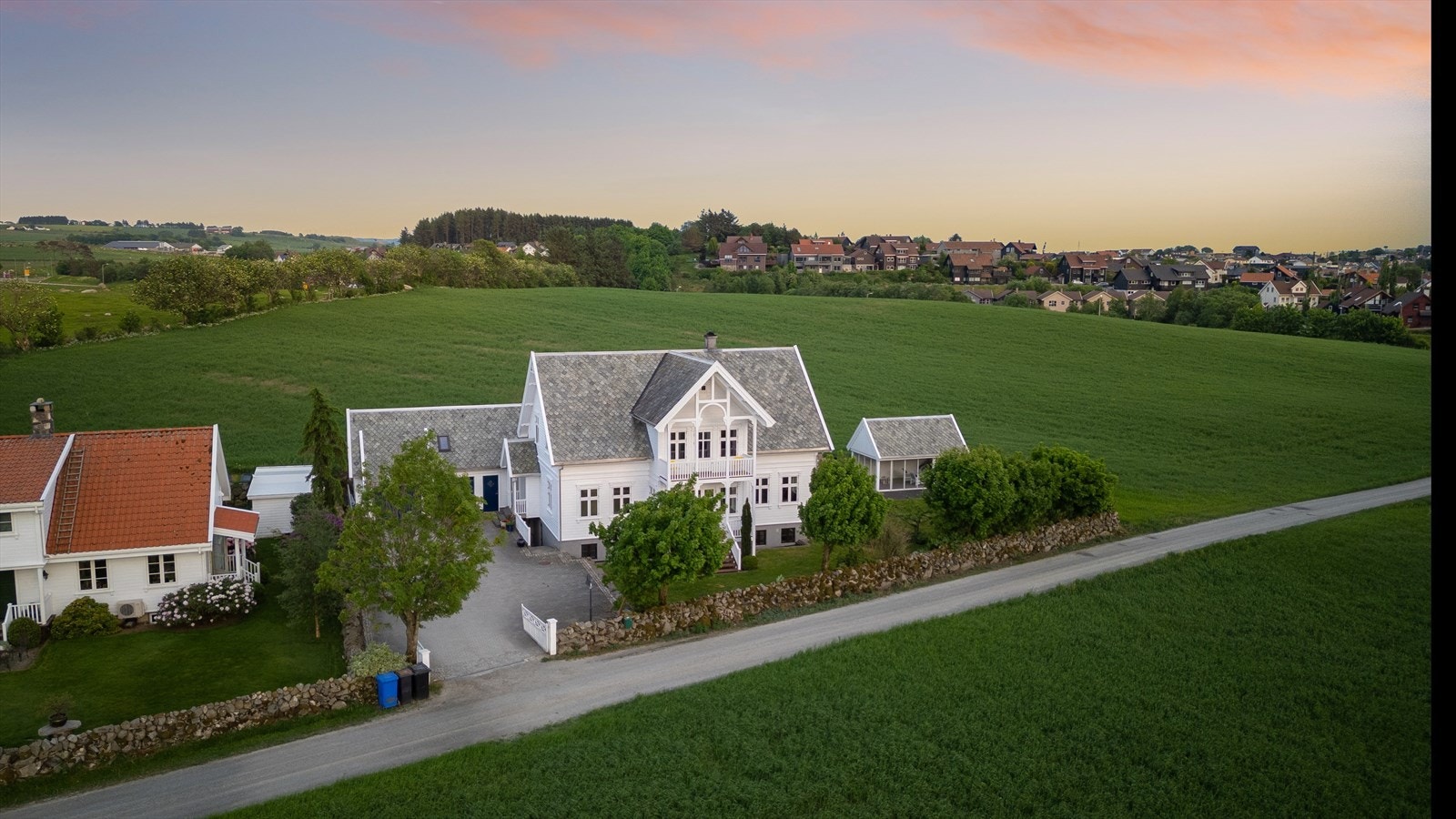 Eiendommen ligger ca. 1,5 km fra Bryne sentrum Galleribilde