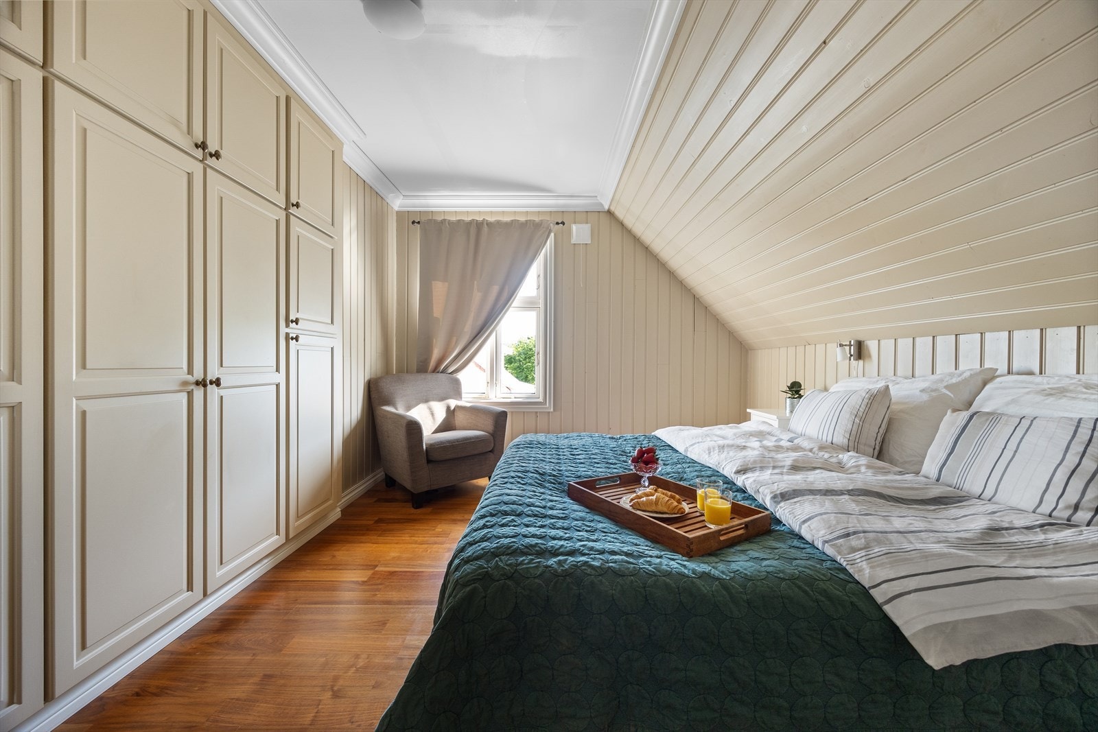 2. etg.: Soverom 1 Galleribilde