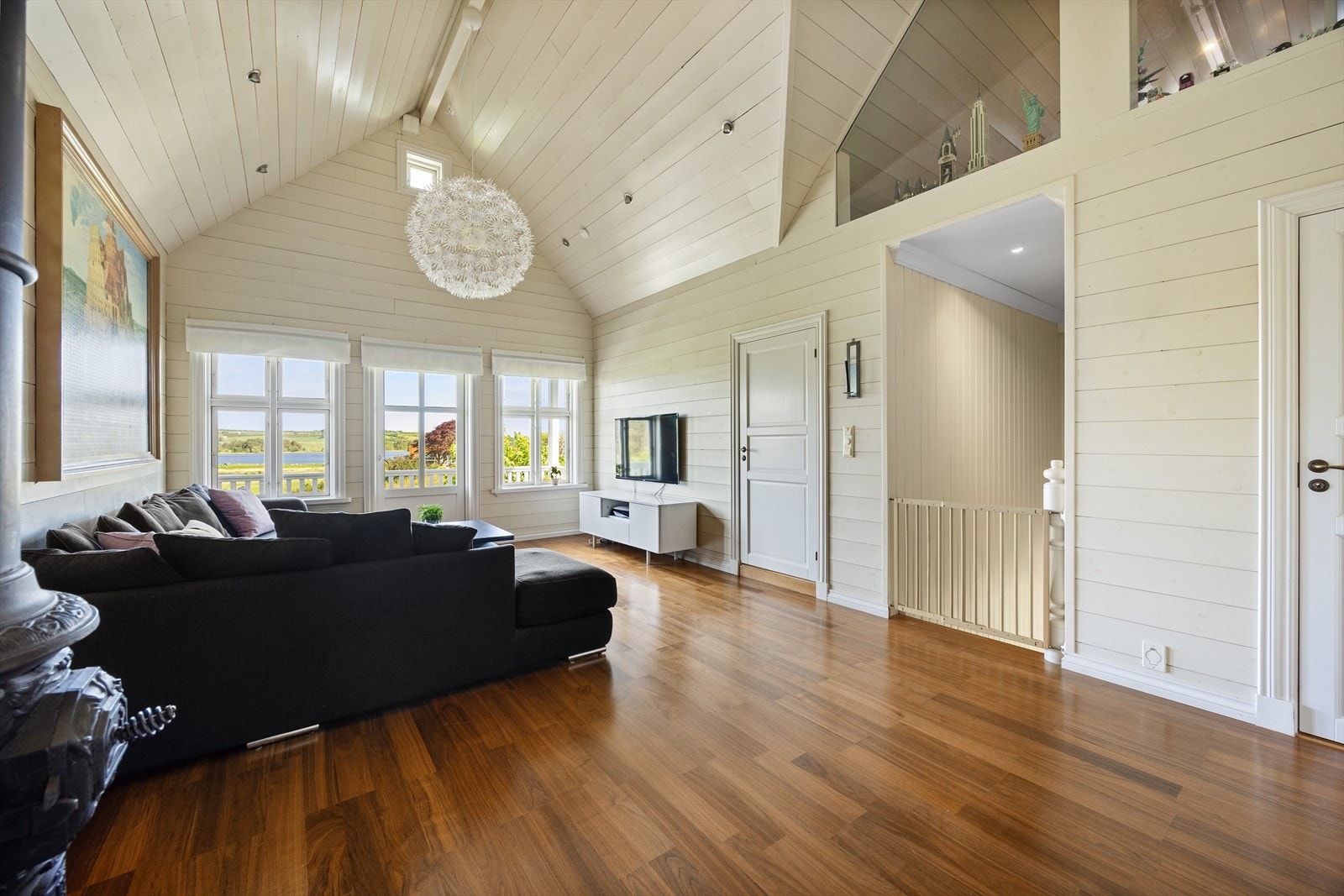 2. etg.: Stue Galleribilde