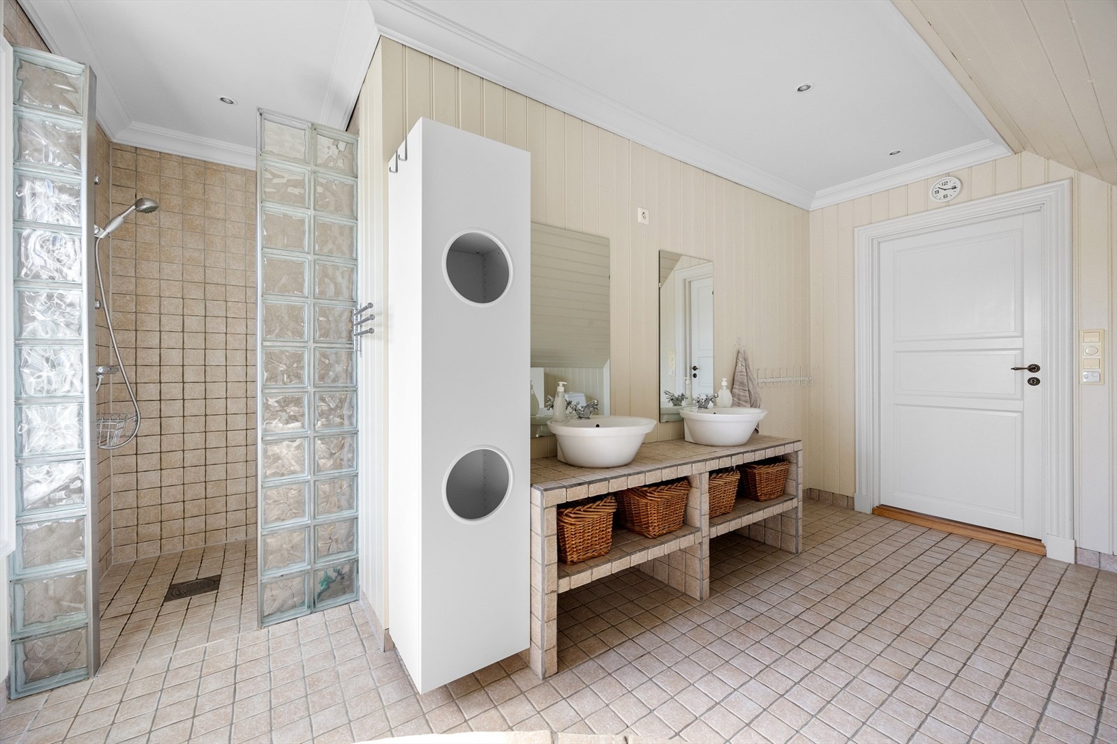 2. etg.: Bad Galleribilde