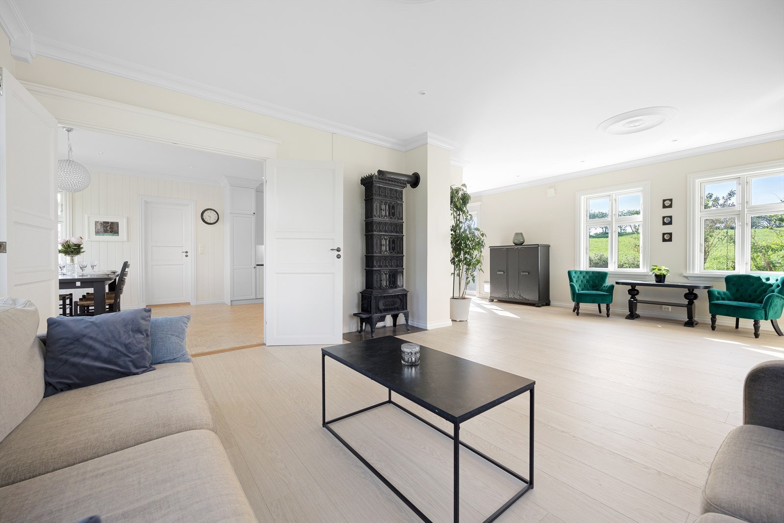 1. etg.: Stue Galleribilde