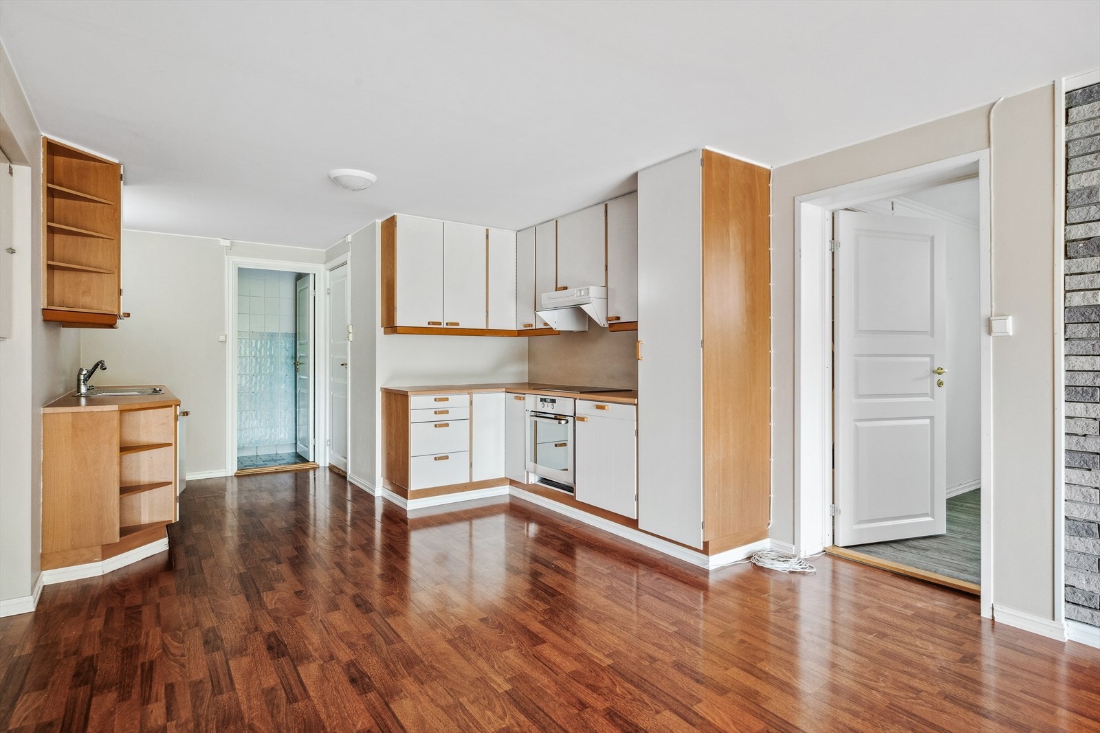 Kjøkkenet i utleiedelen har bl.a. integrert stekeovn og koketopp. Galleribilde