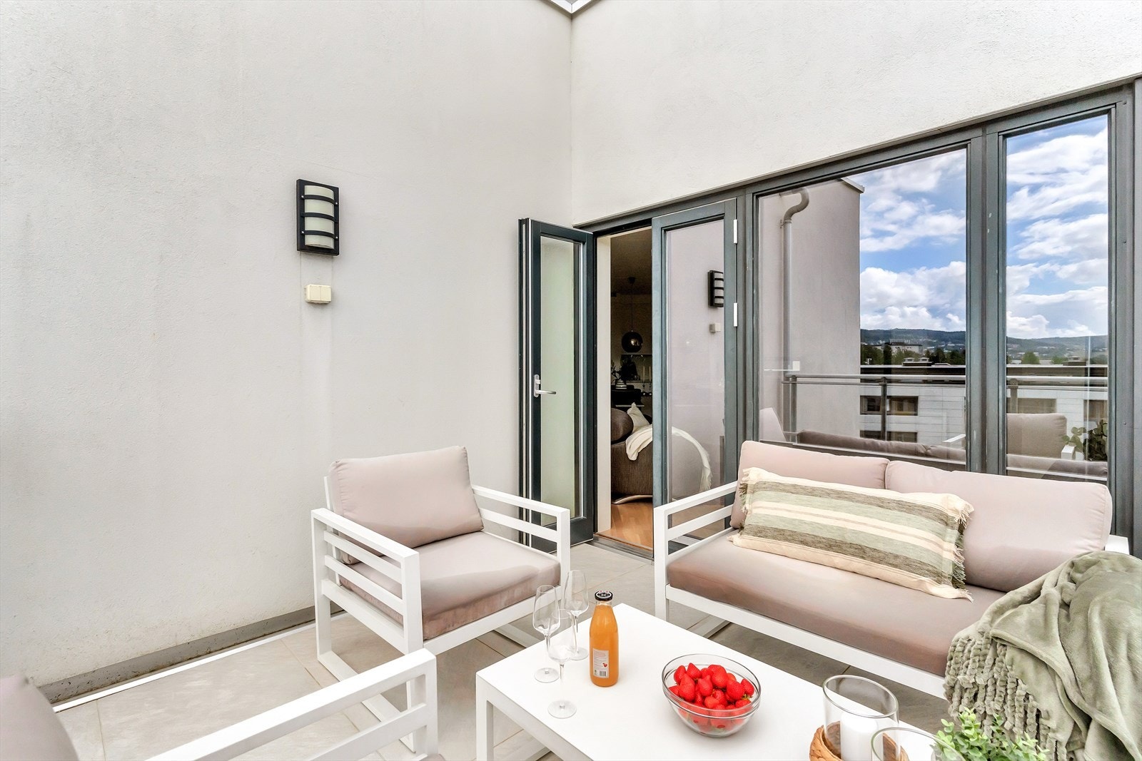 Balkongen er vendt mot sydøst. Galleribilde