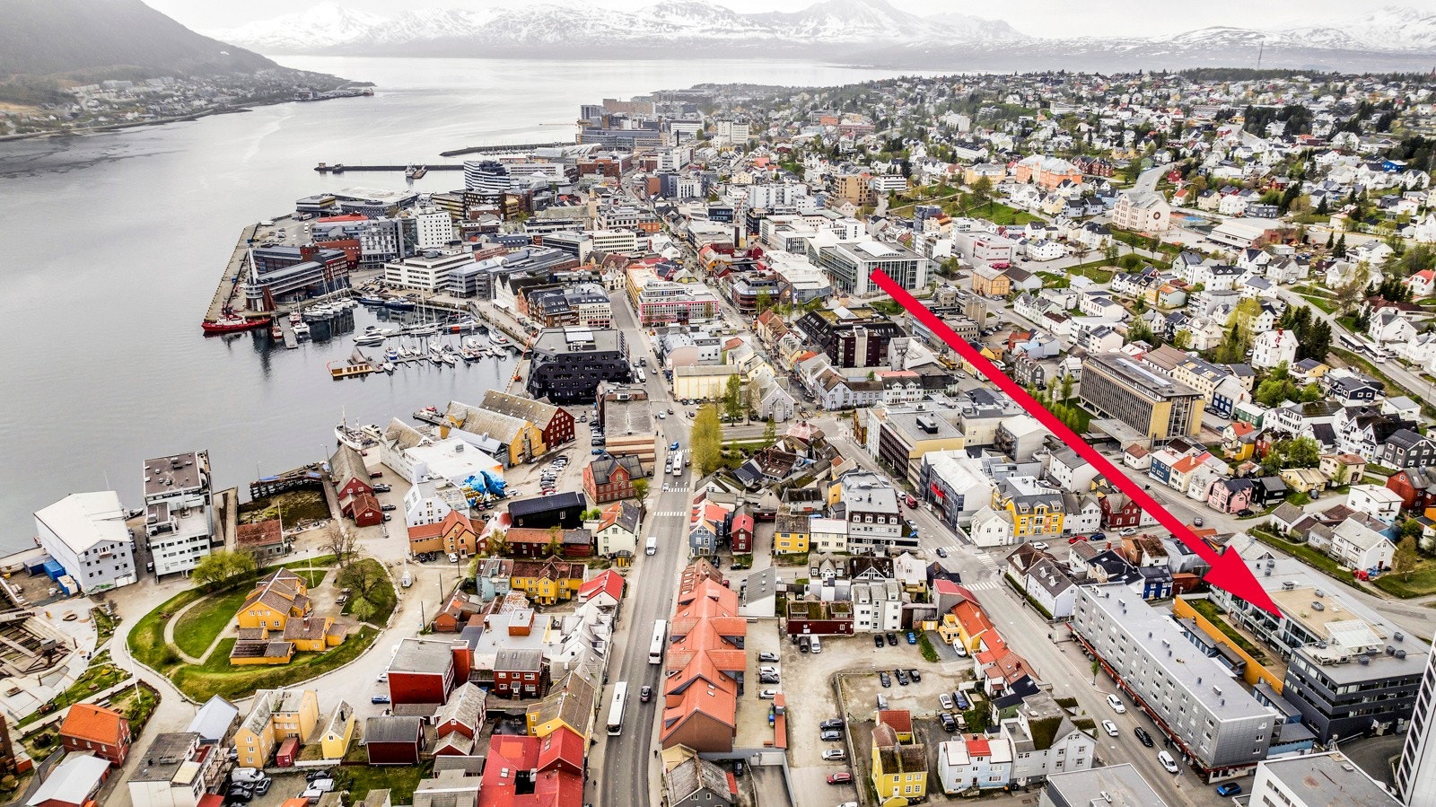 Rett nede i gaten finner du Vervet, Tromsøs nye bydel som byr på flere fine spisesteder og kaffebarer. Galleribilde