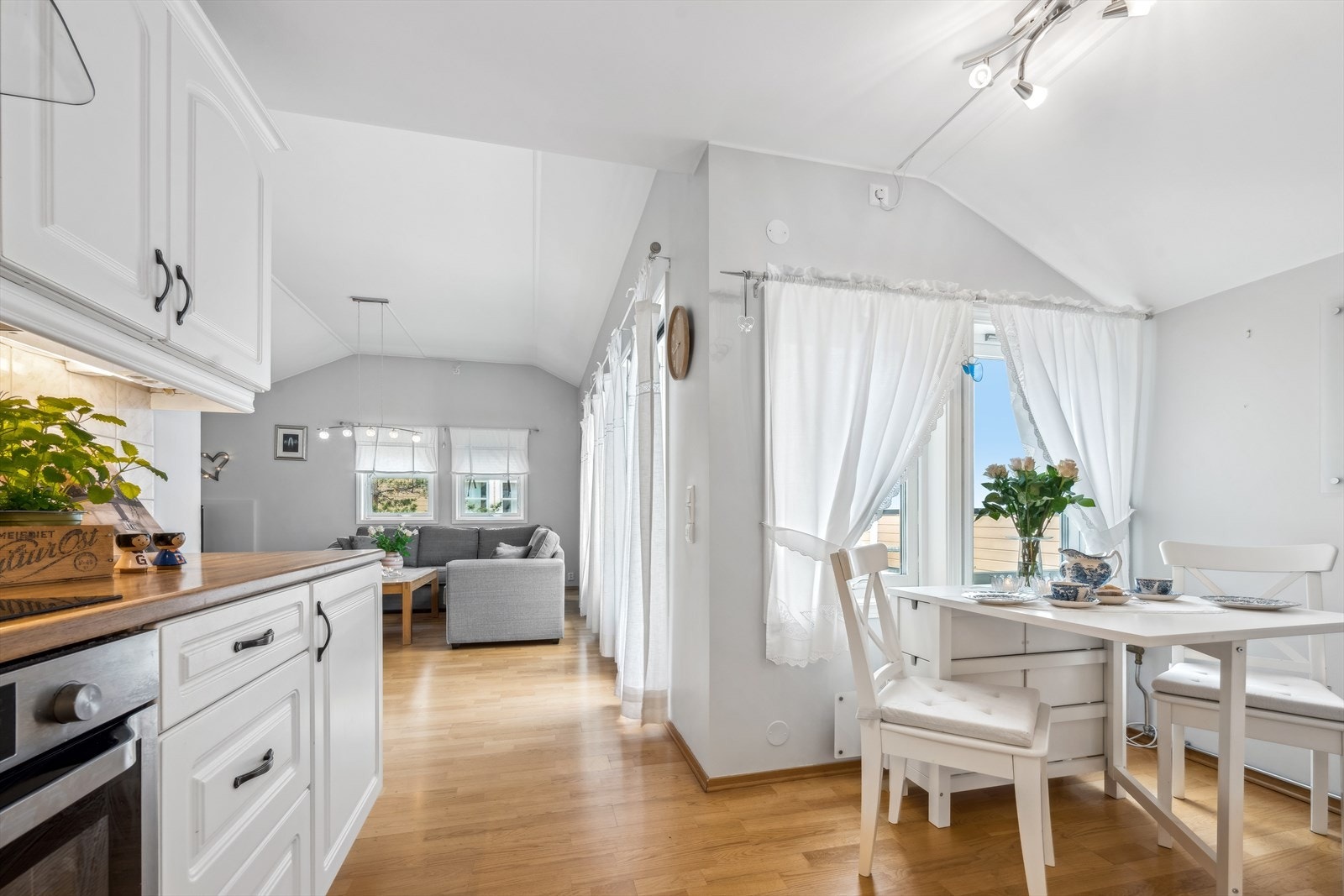 Her er det god plass til et koselig frokostbord. Galleribilde