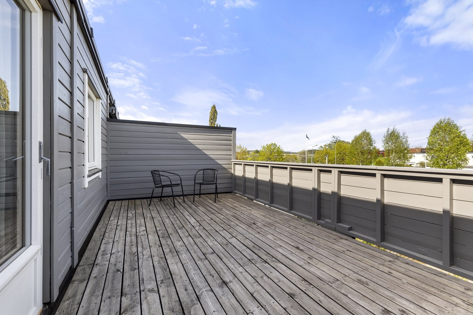 Utgang fra soverom til balkong på ca. 18m2. Galleribilde