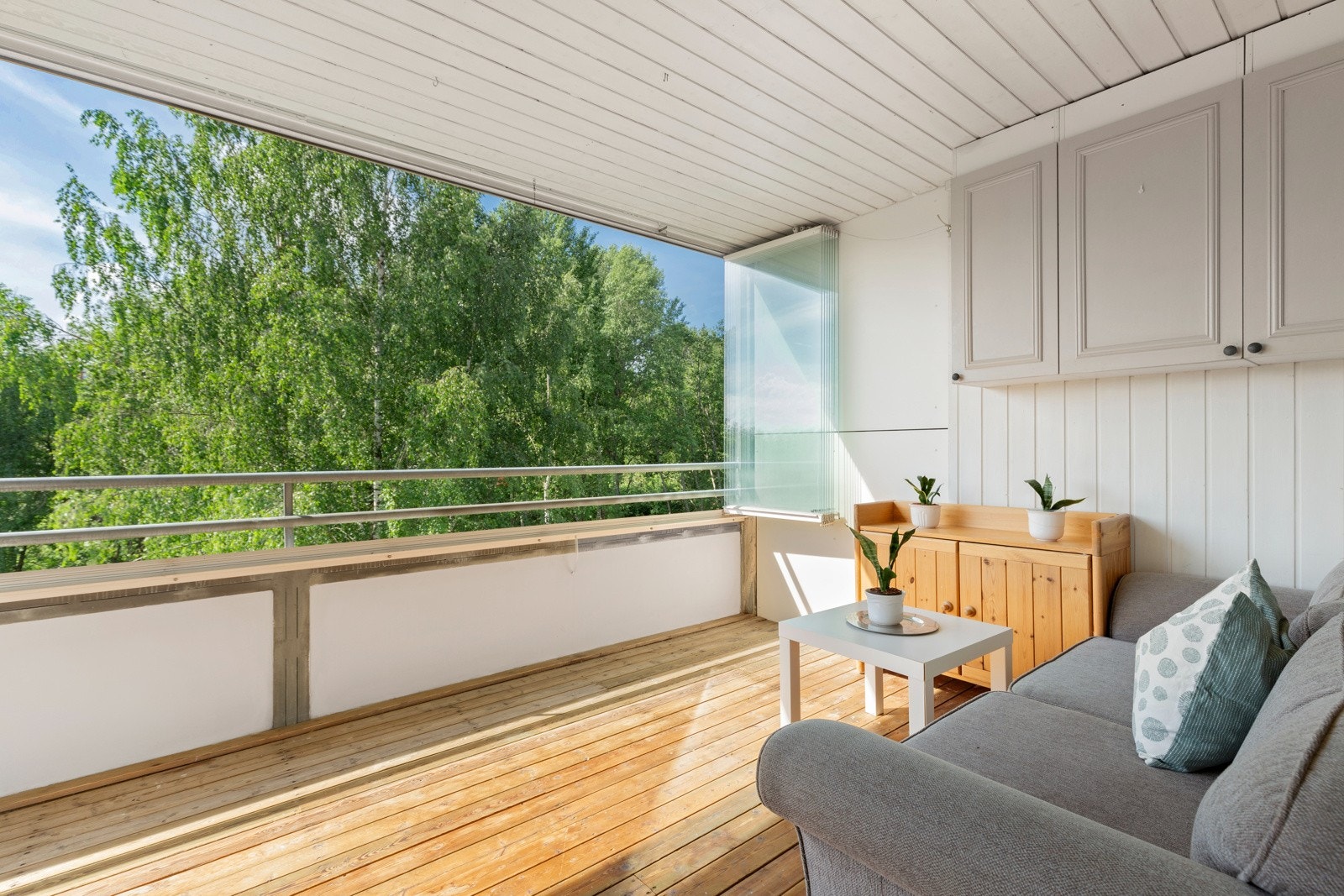 God plass for hagemøbler Galleribilde