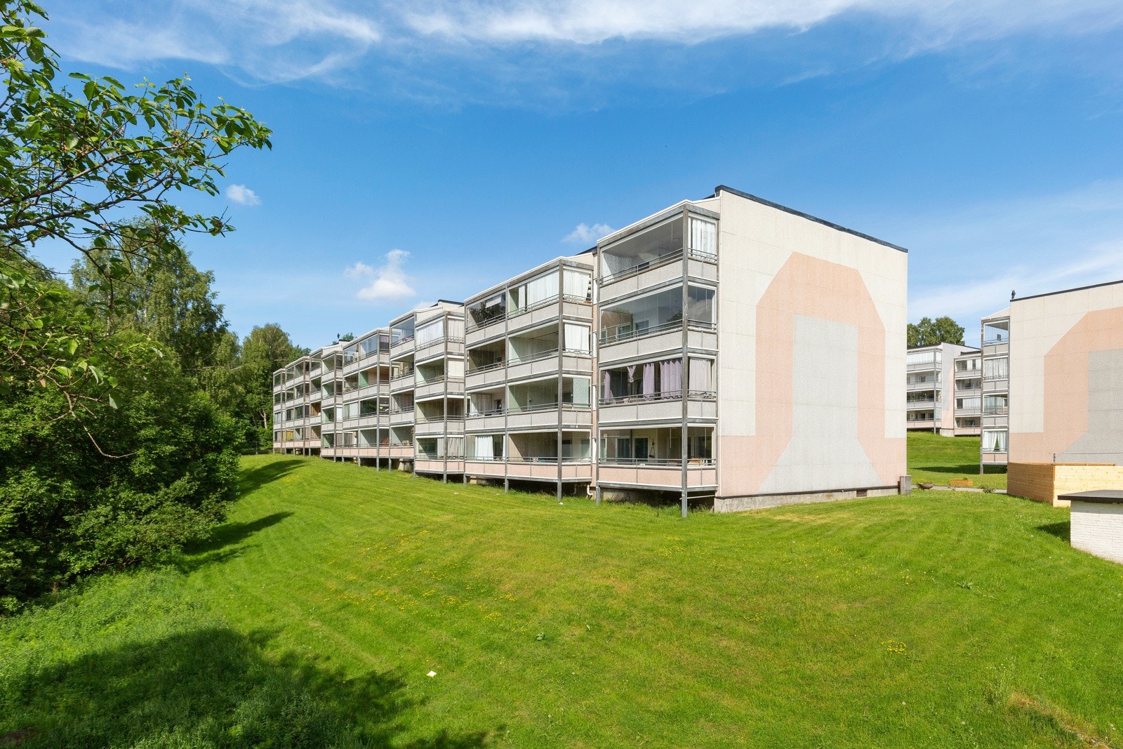 Boligområdet er meget rolig og barnevennlig uten gjennomgangstrafikk. Galleribilde