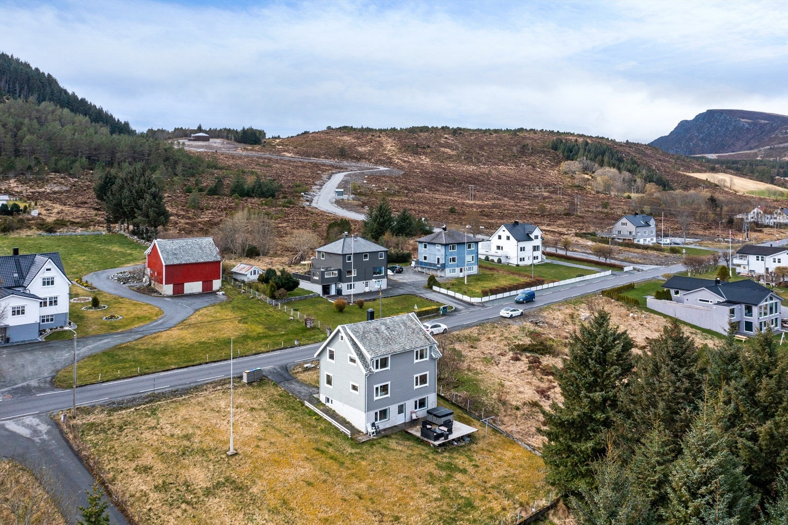 Dronebilde over eiendommen Galleribilde