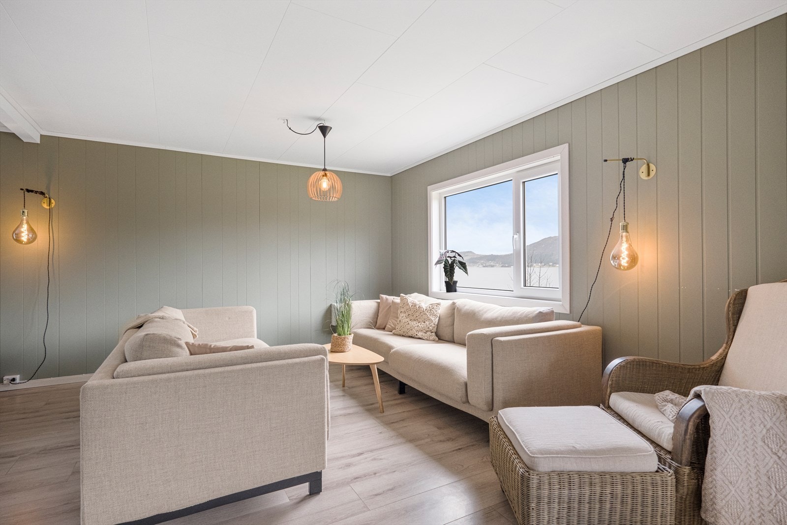 Fint oppusset stue i moderne farger Galleribilde