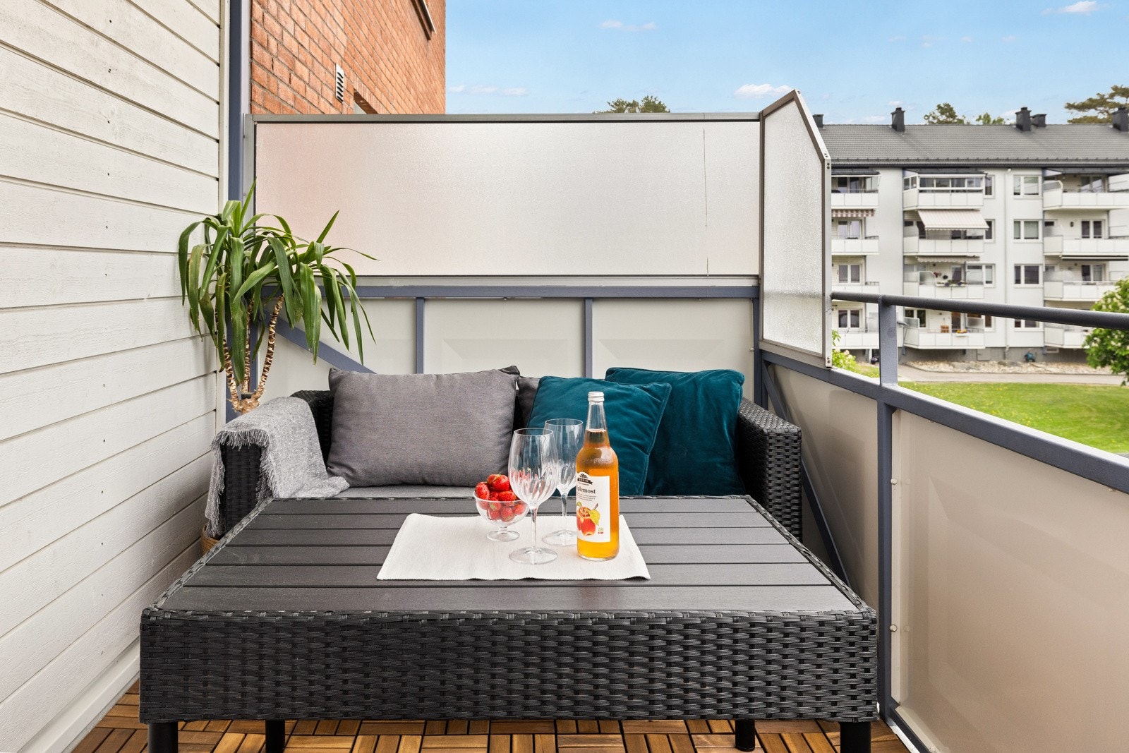 God plass til utemøblement og grill Galleribilde