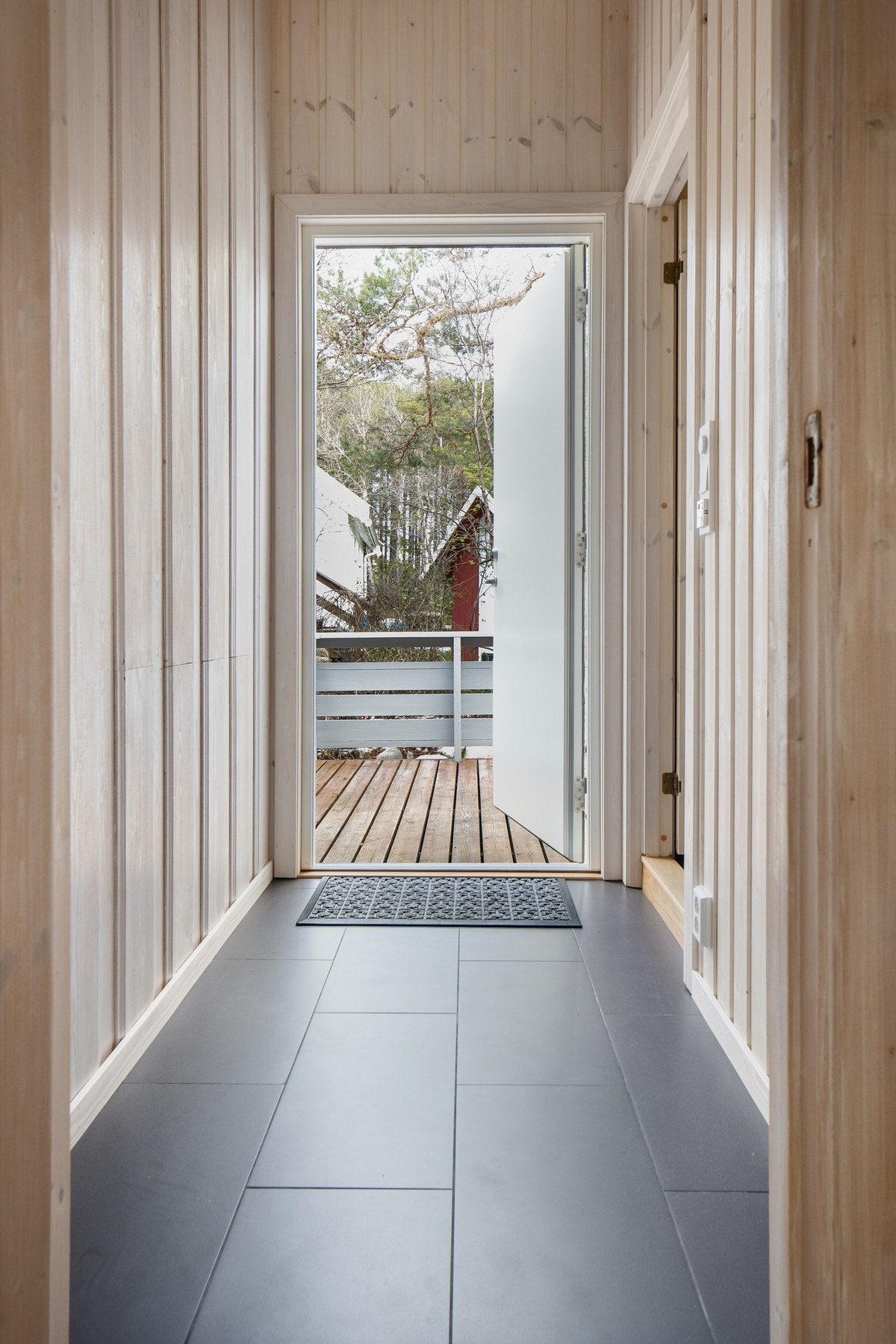 Gangen ut til inngangen fra nord. Galleribilde