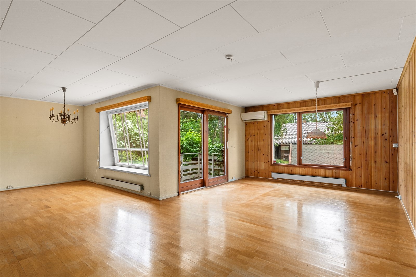 Stue med utgang til avsats og terrasse Galleribilde