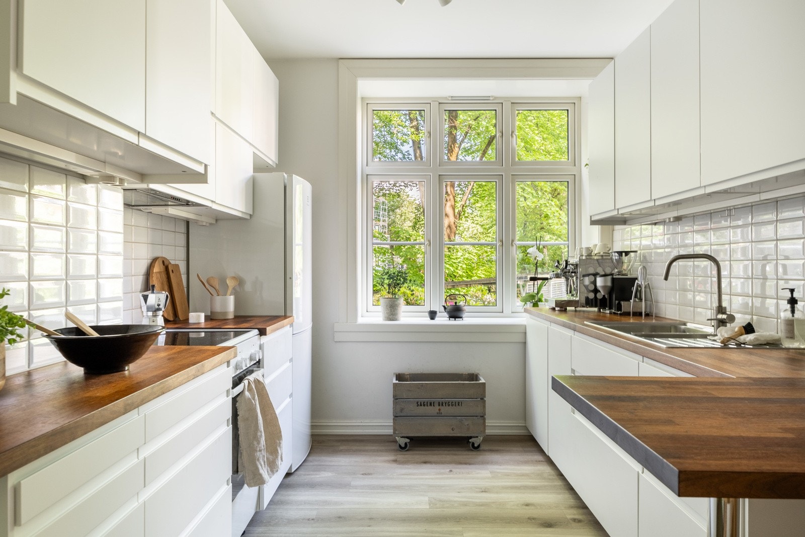 Velkommen inn til 53 hyggelige og sjarmerende kvadratmeter Galleribilde