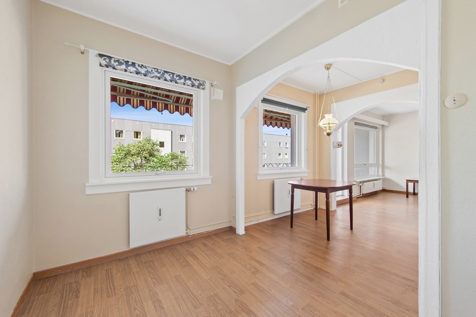 Spisestue/soverom Galleribilde