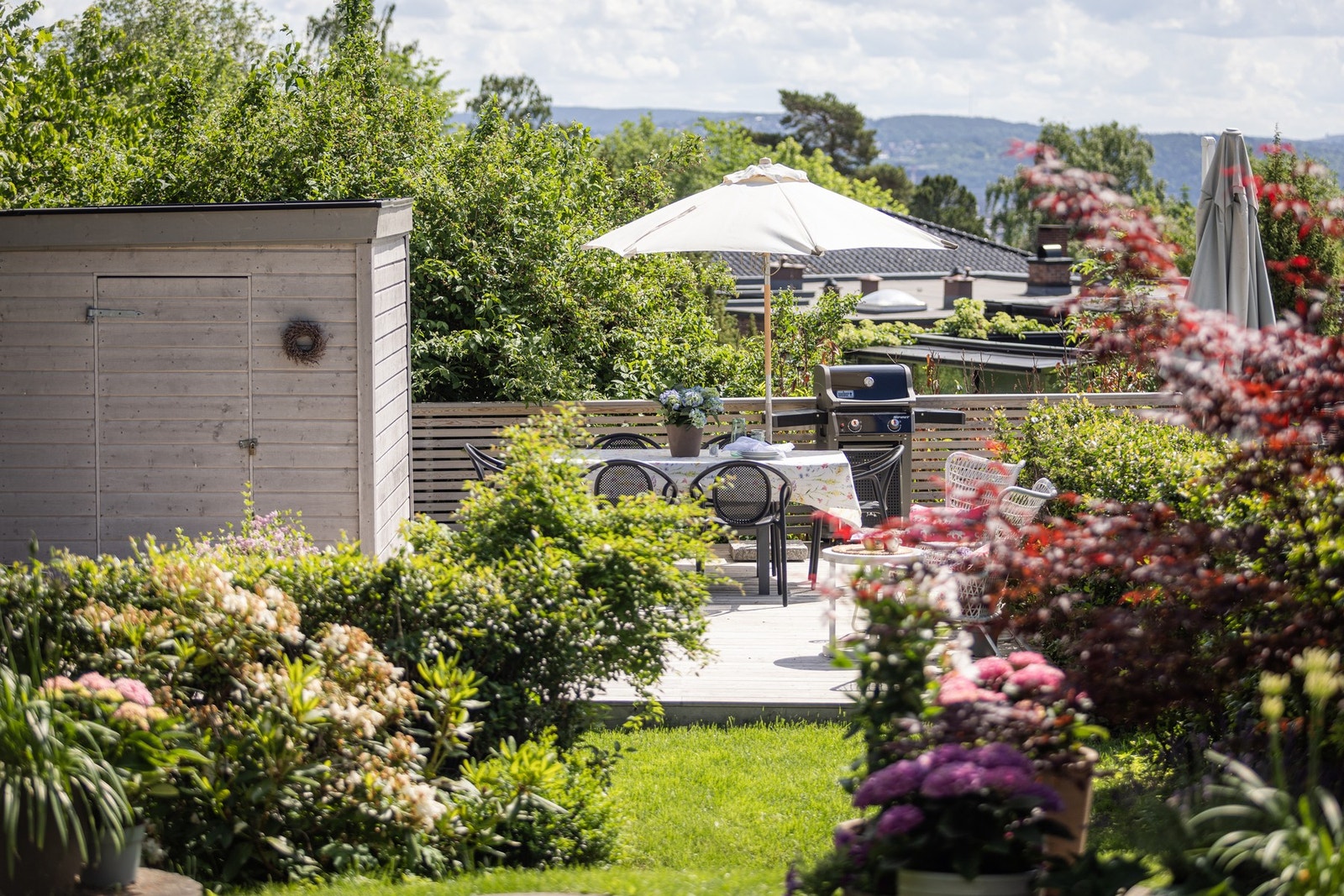 Terrasse på ca. 30kvm med utebod. Galleribilde