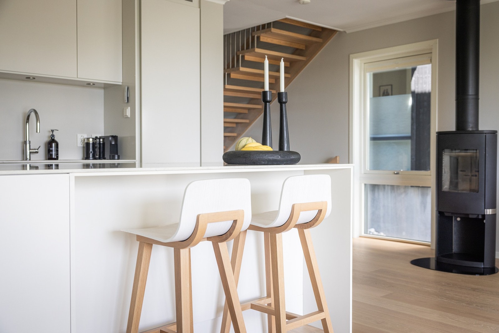 Spiseplass ved kjøkkenhalvøyen - perfekt for de mer raske morgenfrokostene. Galleribilde