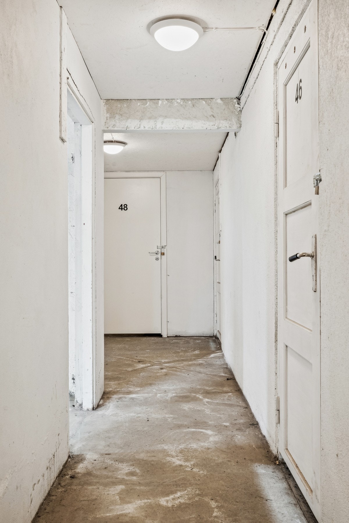 Gang med nummererte utleieboder hvor det foreligger leieavtaler Galleribilde