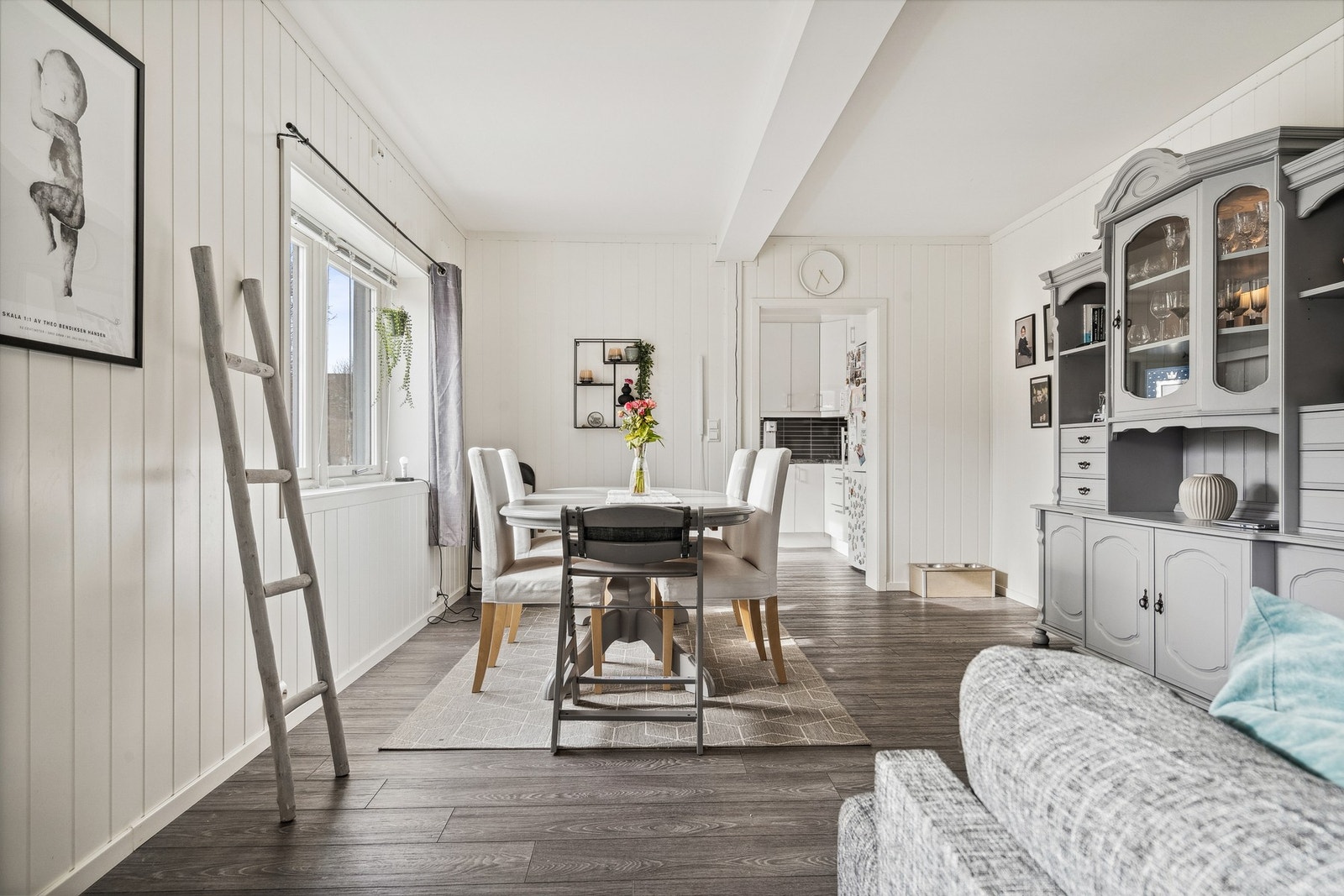 Lyse og tidløse overflatematerialer. Galleribilde