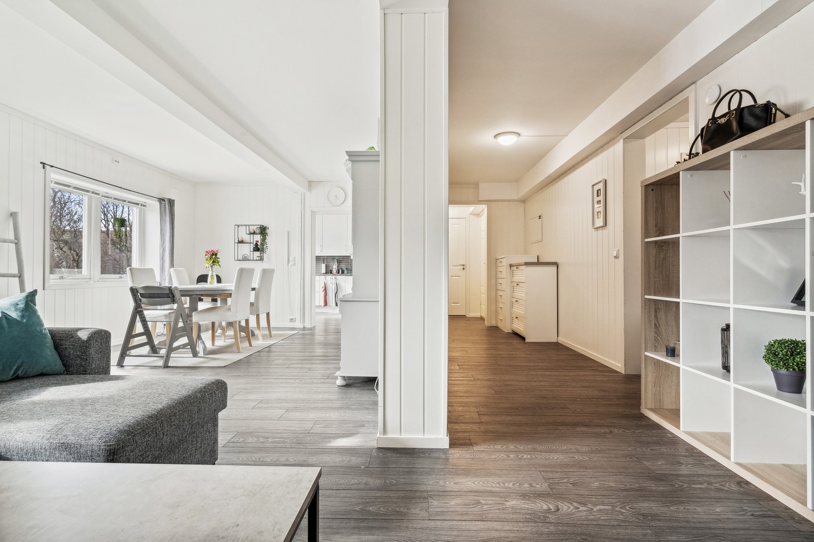 Velkommen til Haugsmyra 17 - Presentert av EiendomsMegler1 Leknes. Foto: EFKT. Galleribilde