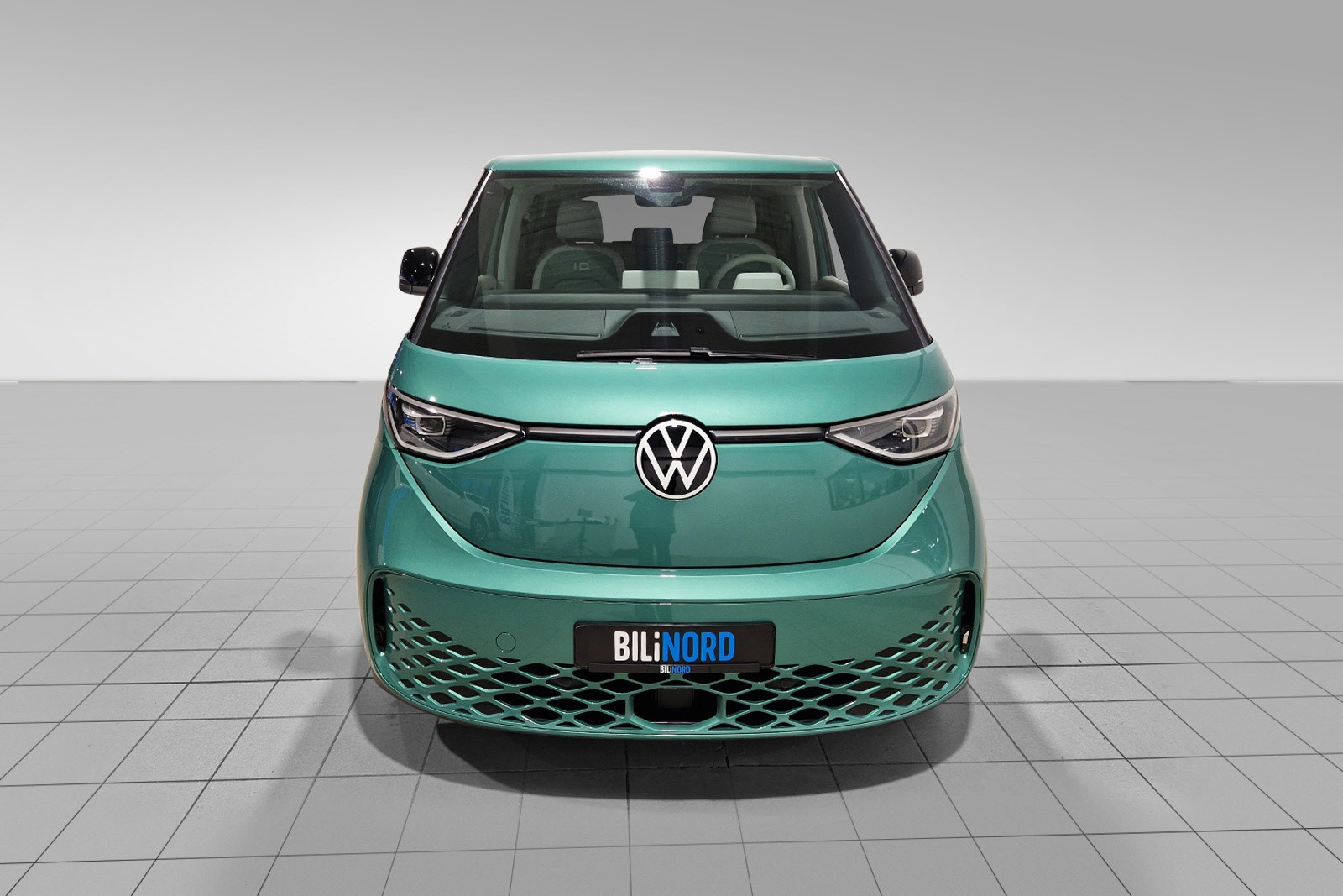 Stor VW-logo i front. Led Matrix gir svært godt lys i mørket