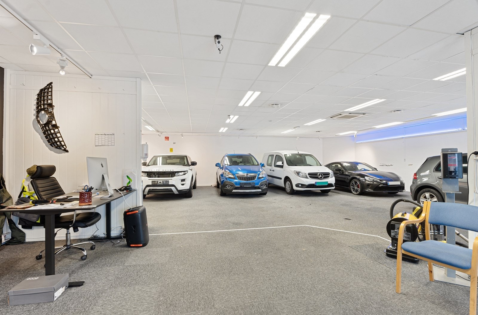 Tidligere butikkareal med port i 1. etasje Galleribilde