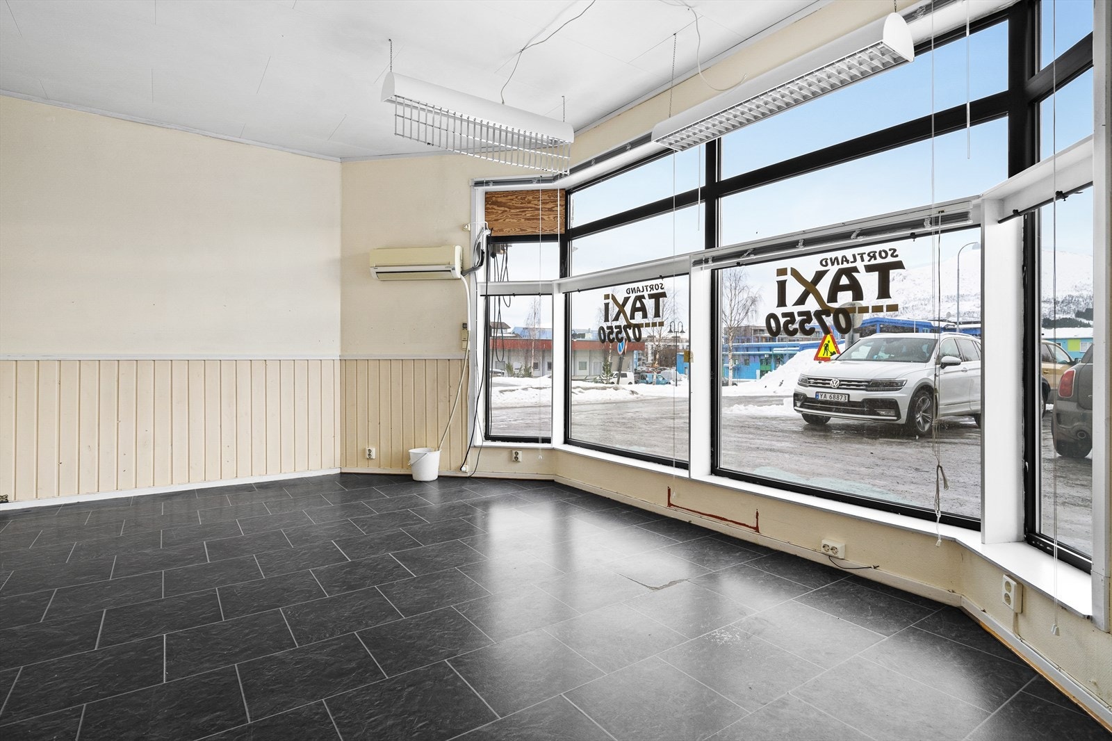 Parkering rett utenfor Galleribilde