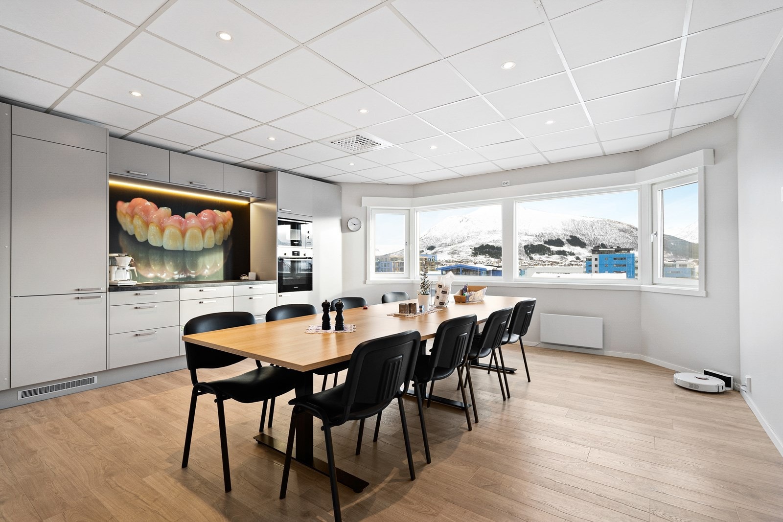 Flott spiserom hos leietaker Galleribilde