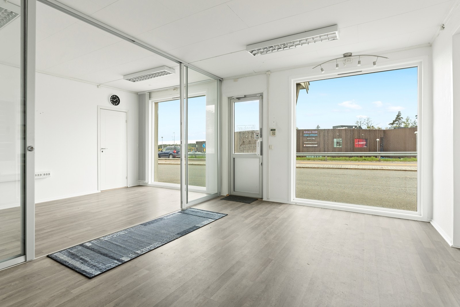 Lokalene i Vestbyveien 13 har flere romdelinger pr. i dag og det er muligheter for leietakertilpasninger etter nærmere avtale. Galleribilde