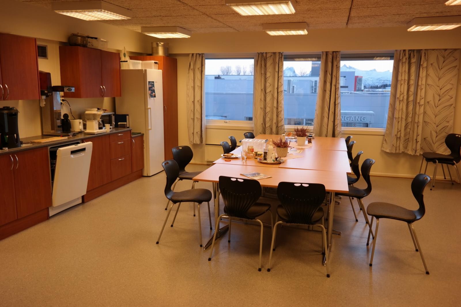 Kjøkken og spiserom. 2 etg. Galleribilde