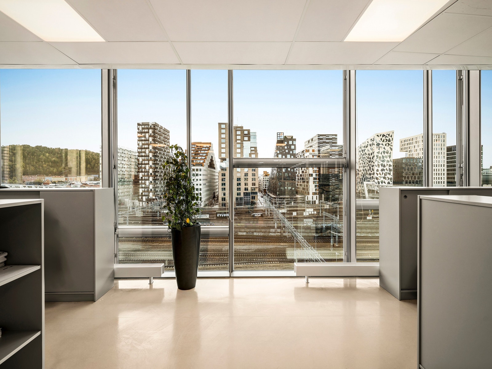 Lokalene har flott utsikt mot Bjørvika og Ekebergåsen Galleribilde