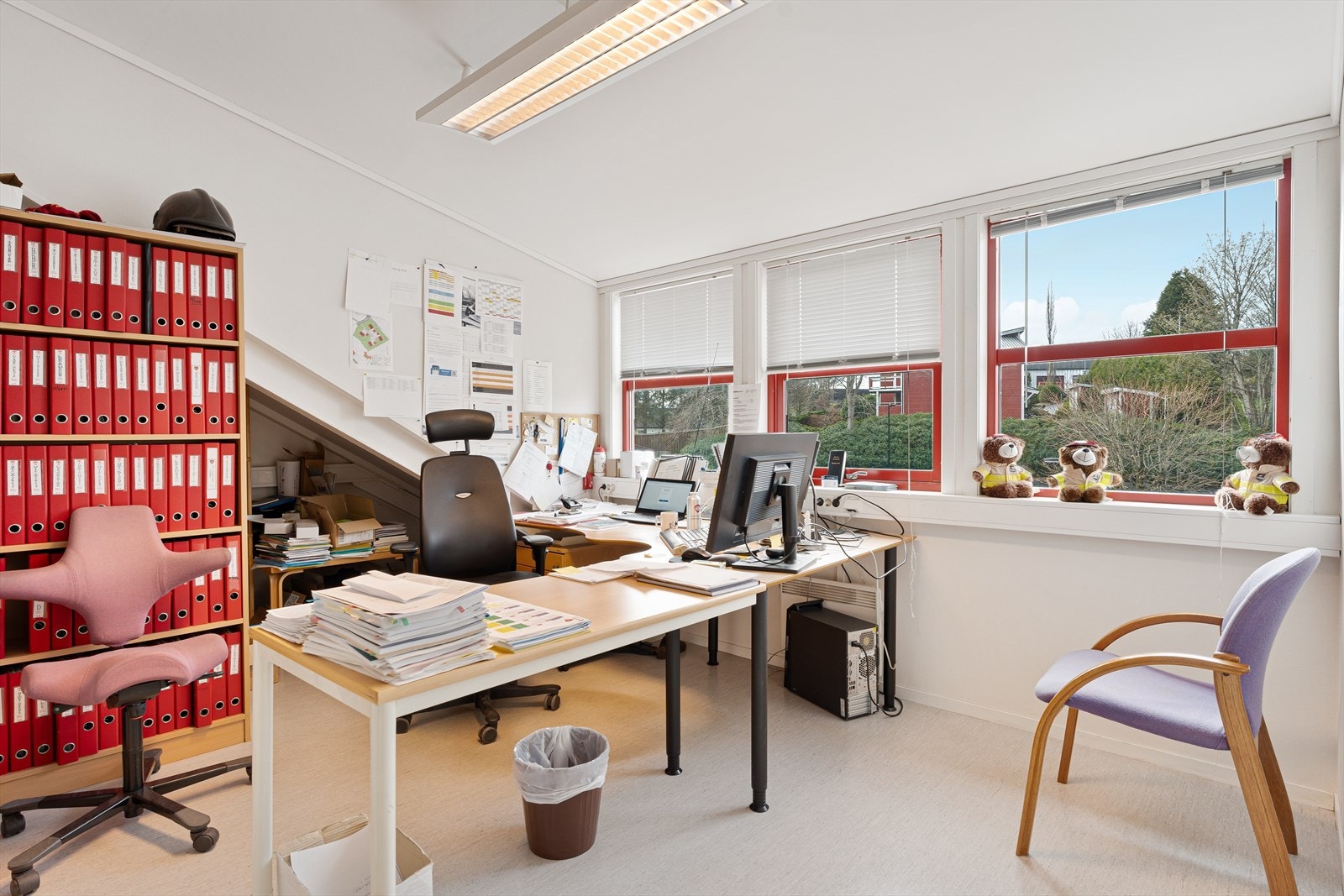 Kontorene ligger i 2. etasje Galleribilde