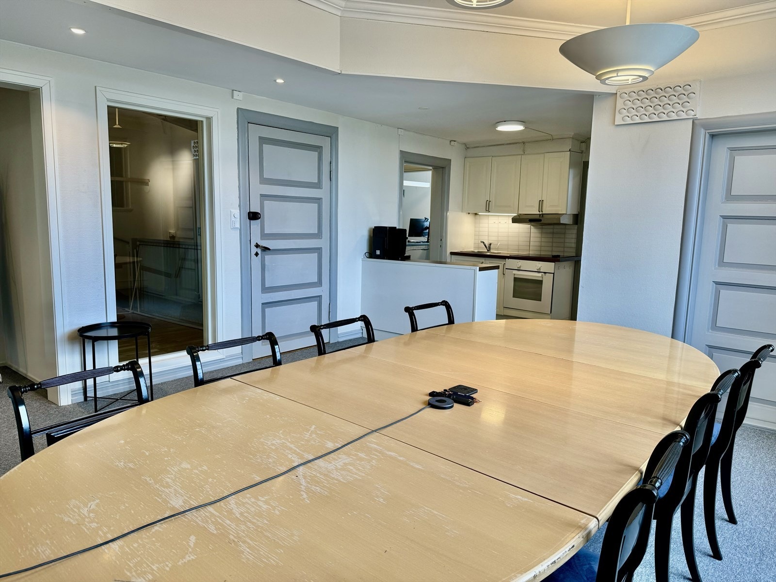 2. etasje møterom med kjøkken og 4 kontor Galleribilde