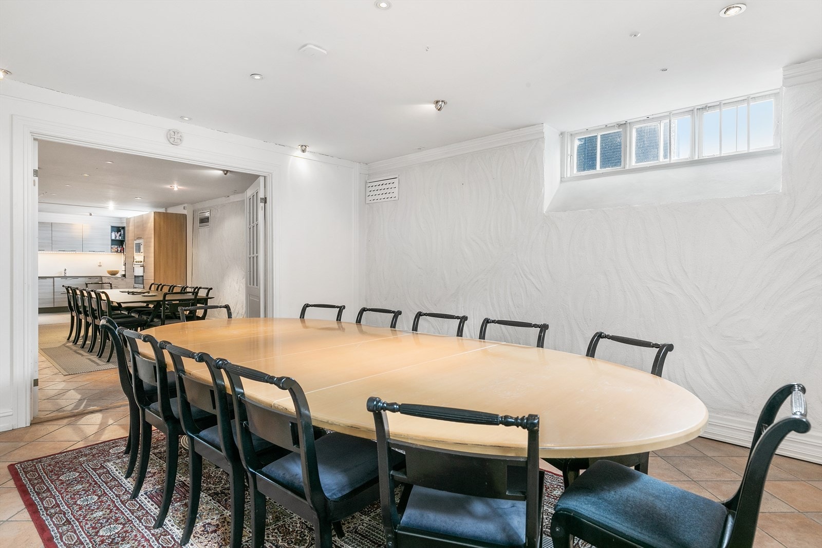 Kjeller Møterom med kjøkken. Galleribilde