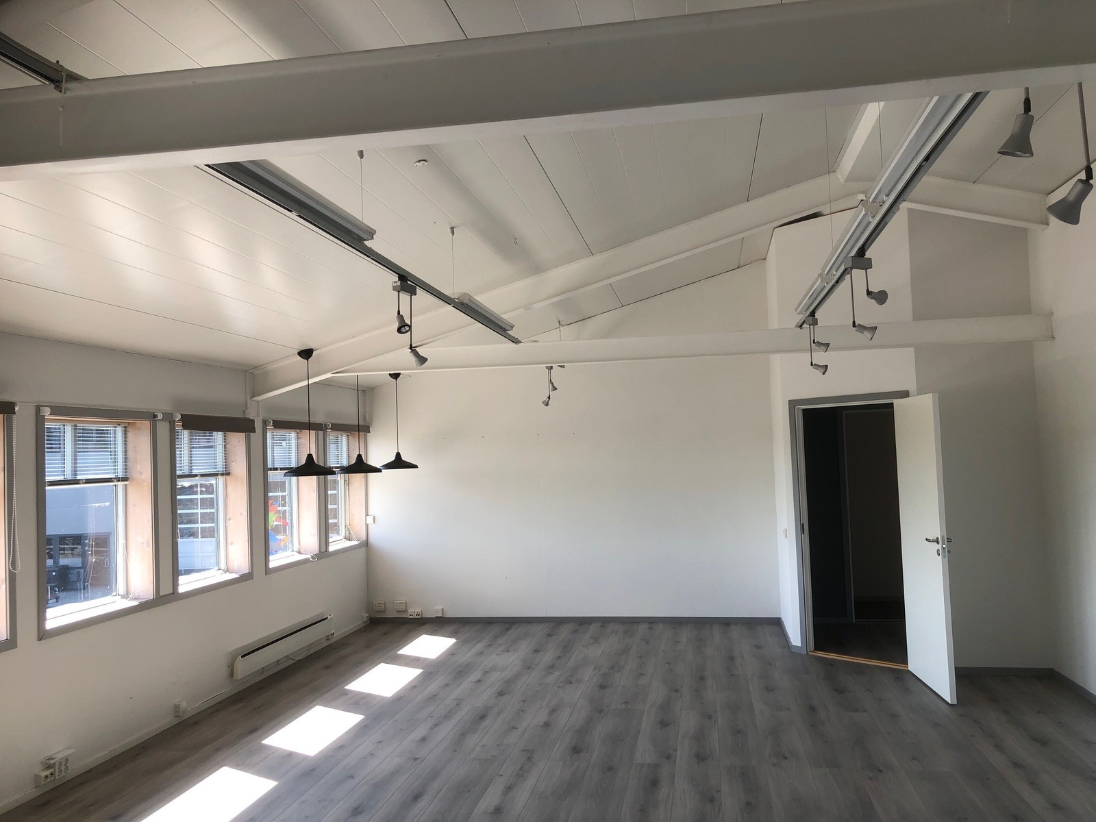 Frontlokale, inngang fra hovedtrapp/gang Galleribilde