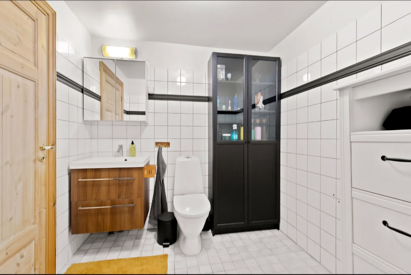 Flislagt i lyse toner. Galleribilde