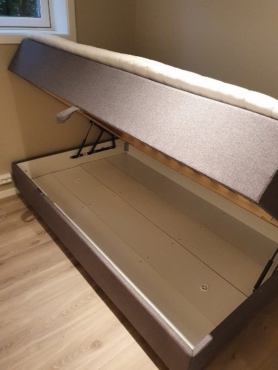 Alle sengene er supergode - med lagring under Galleribilde