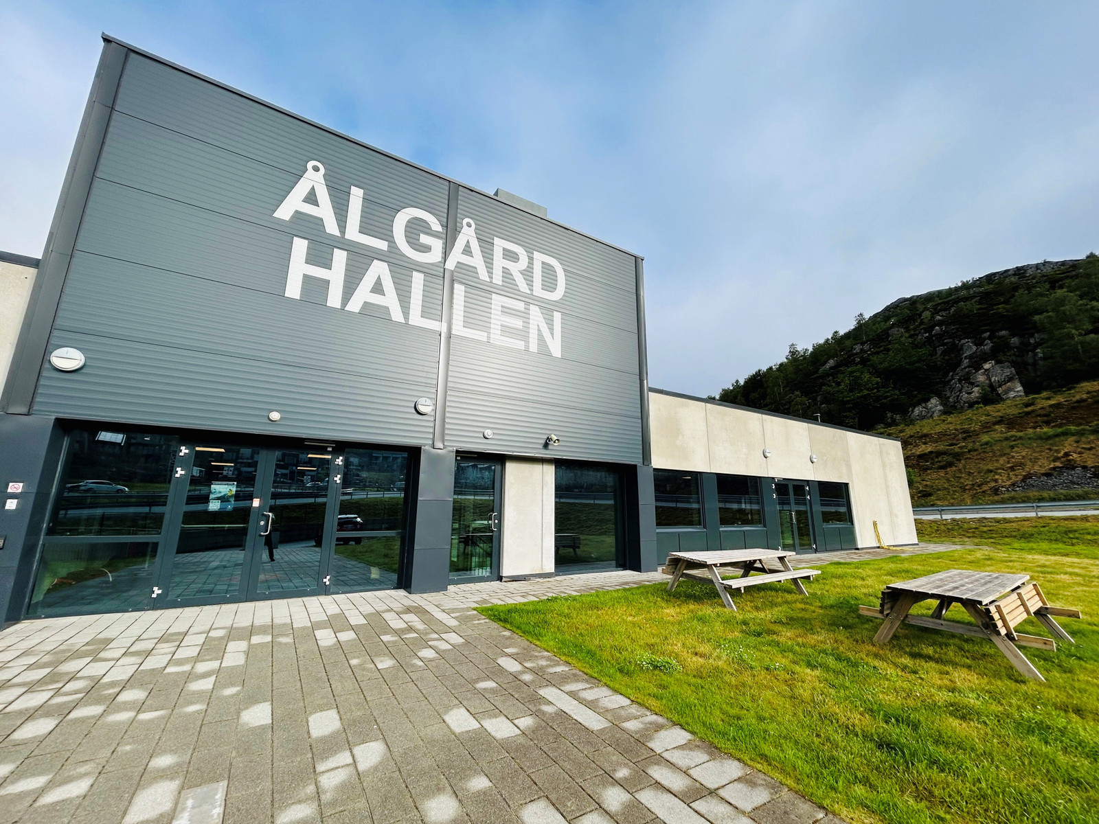 Ålgård Hallen ca 320m i luftlinje fra Ringtrostveien