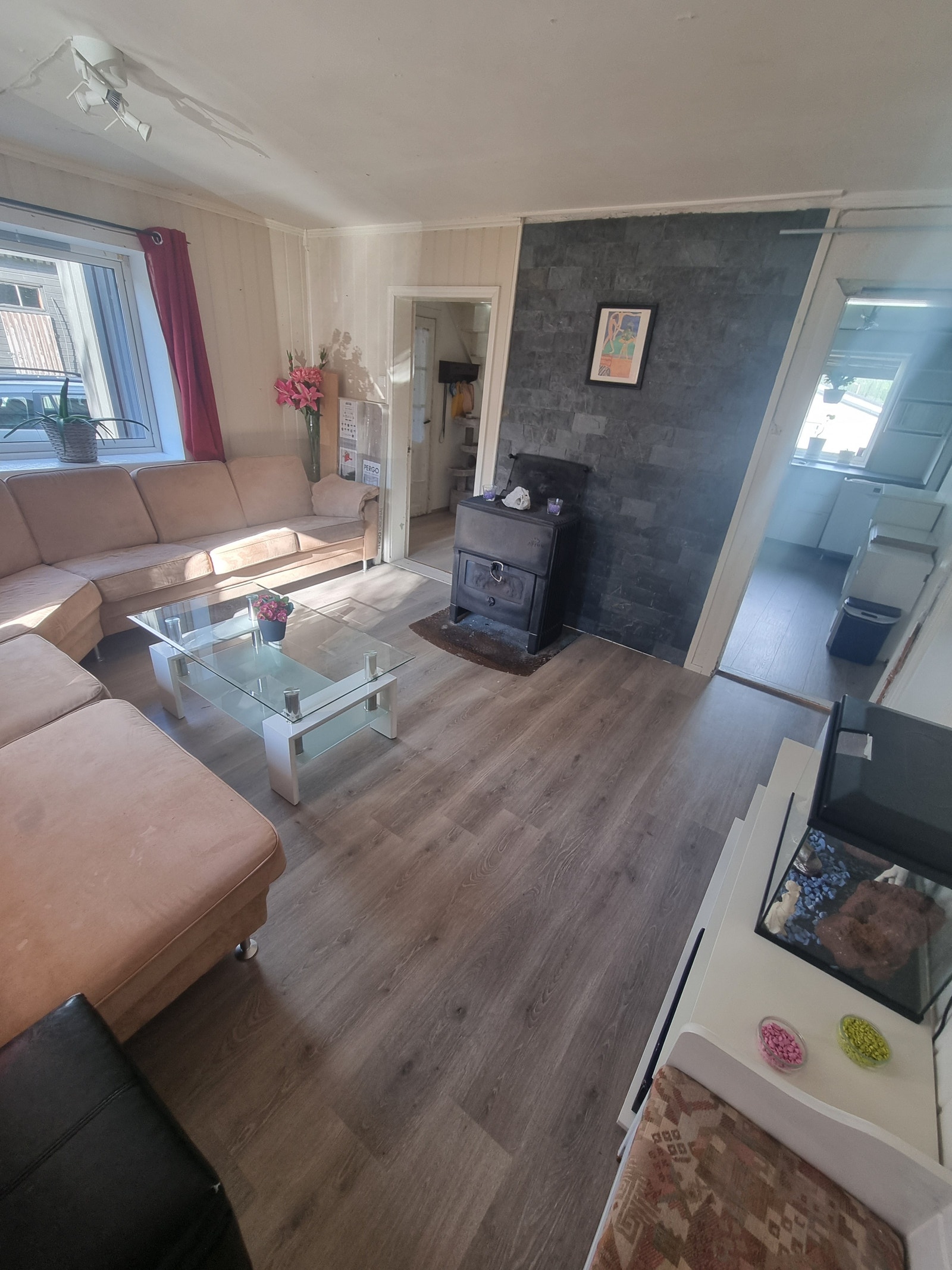 Stue med peis, 1 ETASJEN. Galleribilde