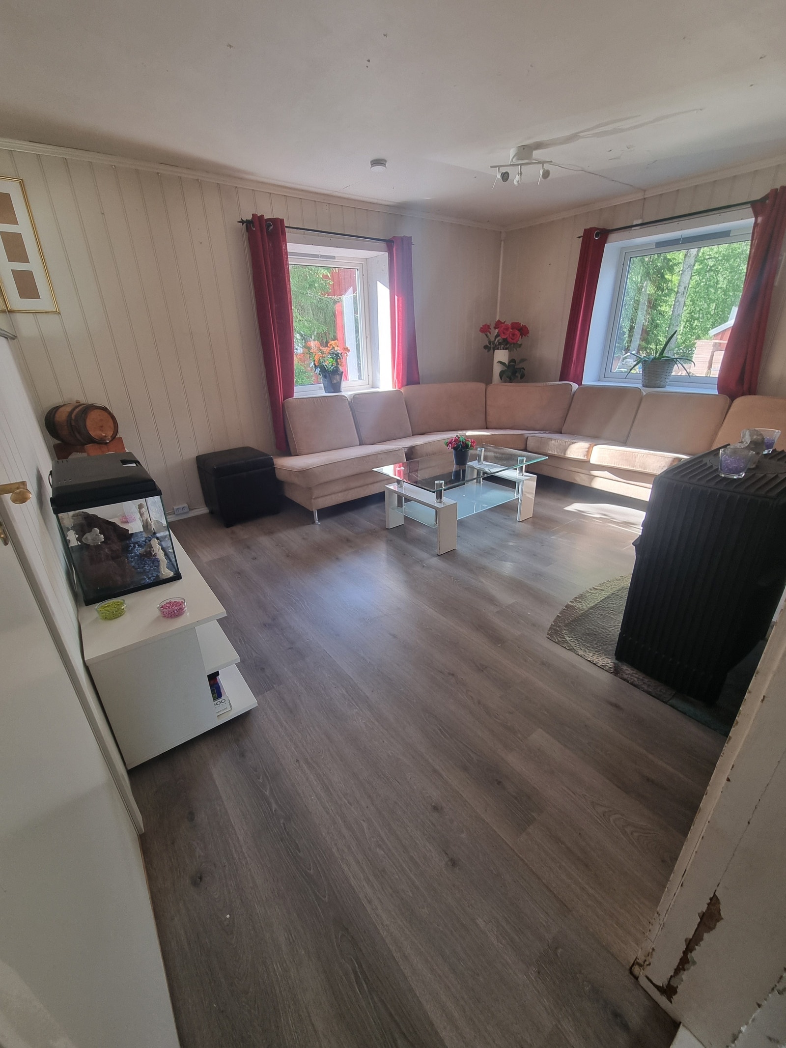 Stue med peis, 1 ETASJEN. Galleribilde