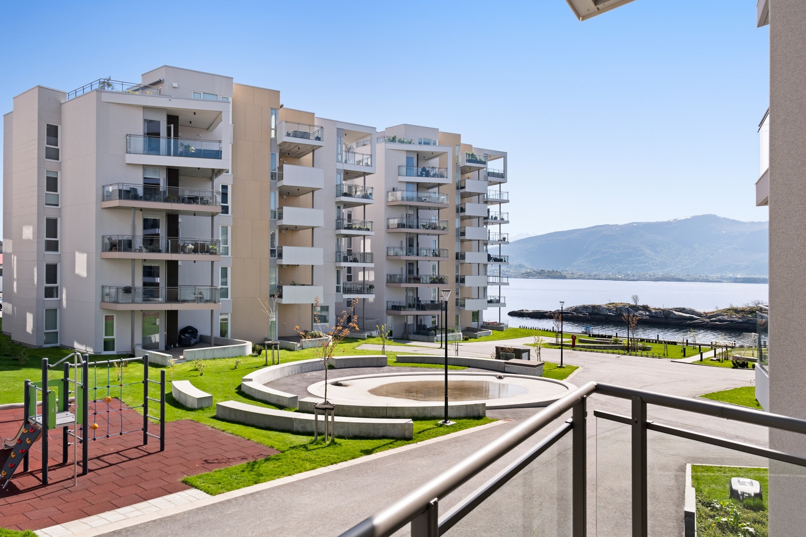 Utsikt fra terrasse Galleribilde