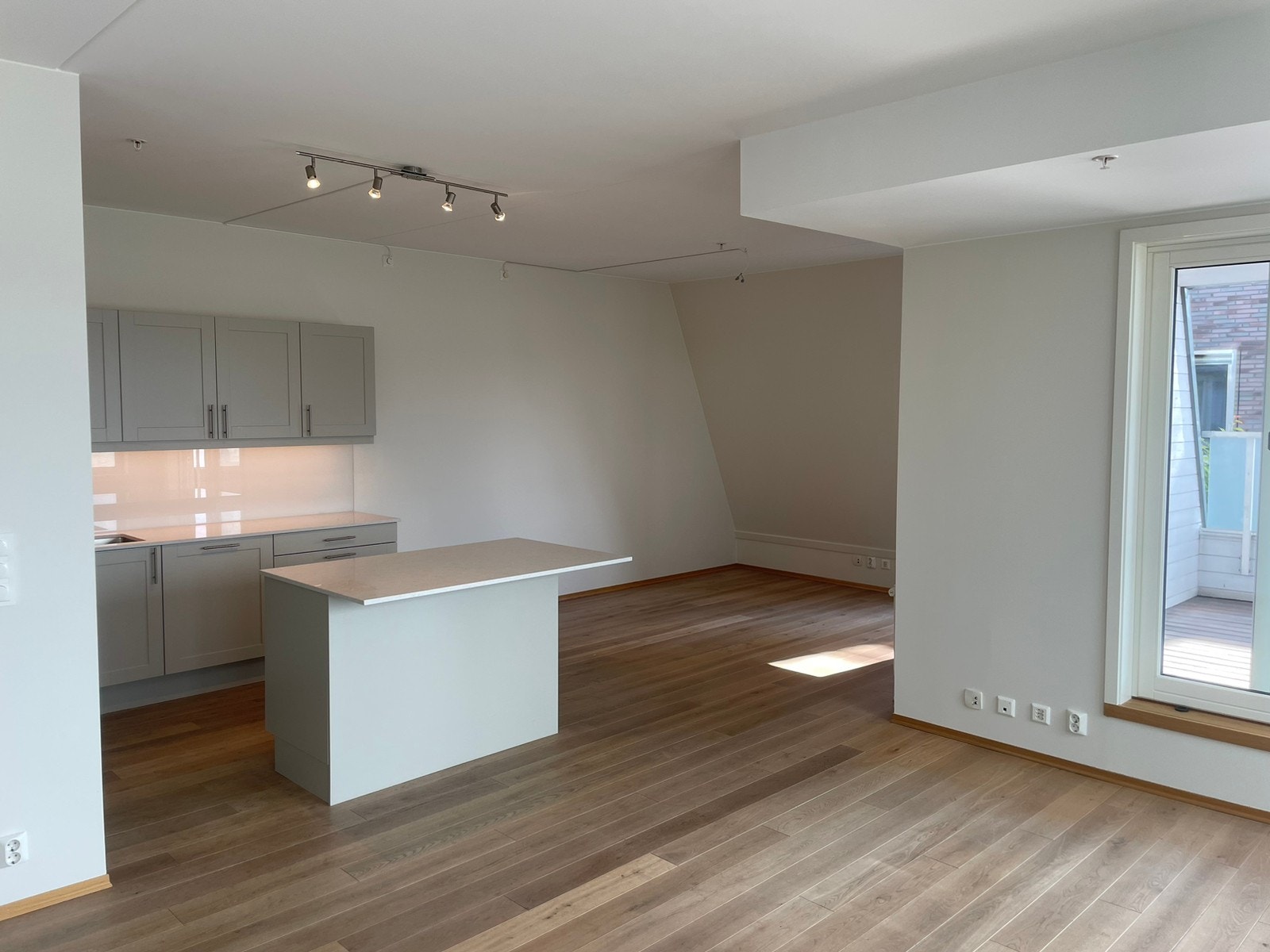 Kjøkken med spisestue Galleribilde