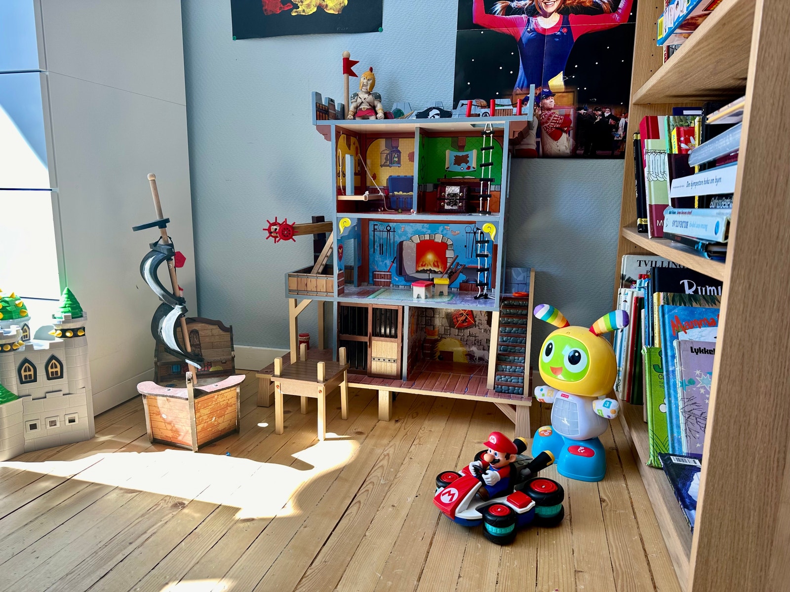 Lekekrok. Mange leker og brettspill som kan brukes av gjester :) Galleribilde