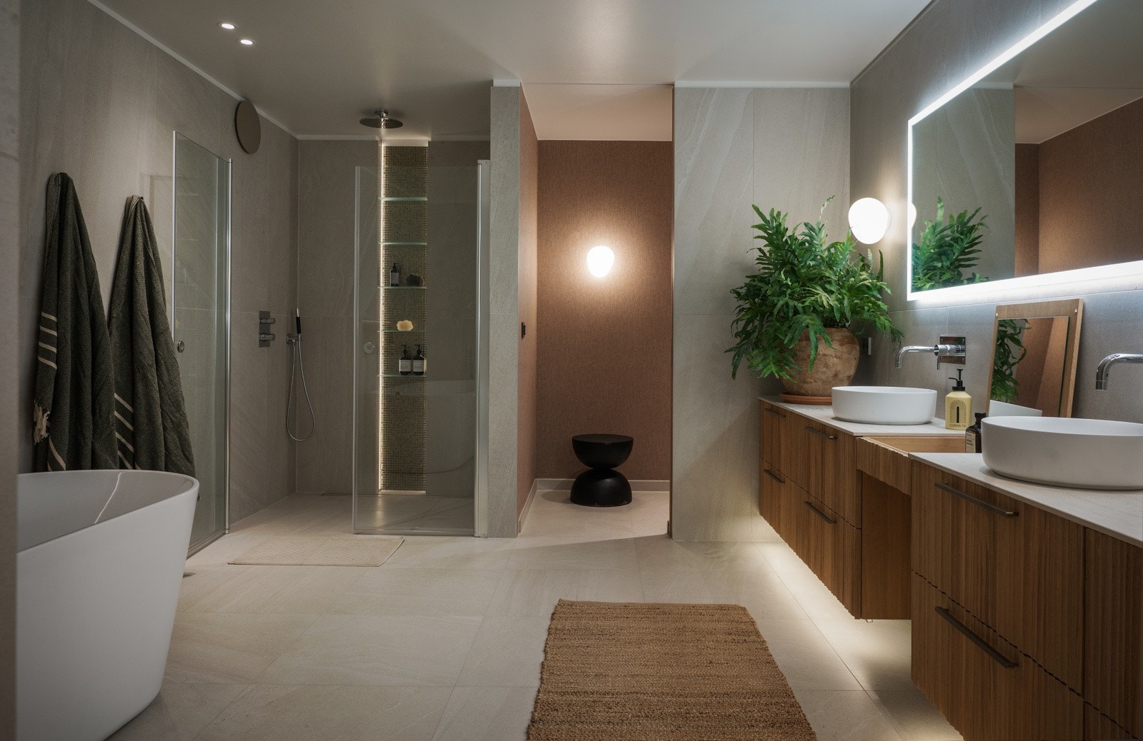 Hovedbad. Klikk deg inn på leiligheten for flere bilder Galleribilde