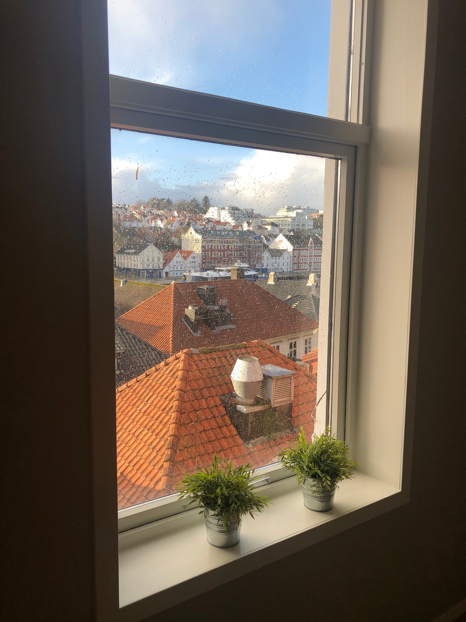 Vindu mot Vågen Galleribilde