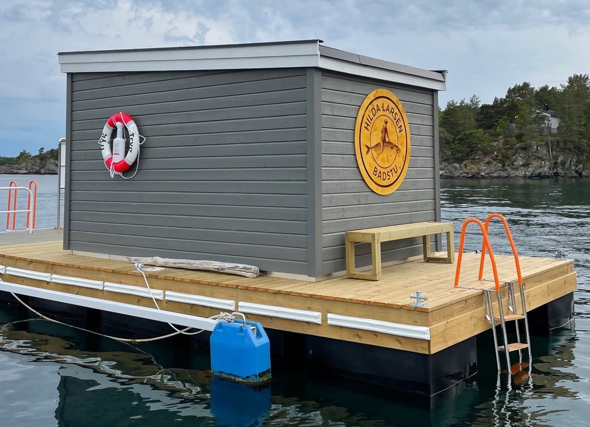 Hilda Larsen har også satt opp en Badstue til glede for lokalbefolkningen. Galleribilde