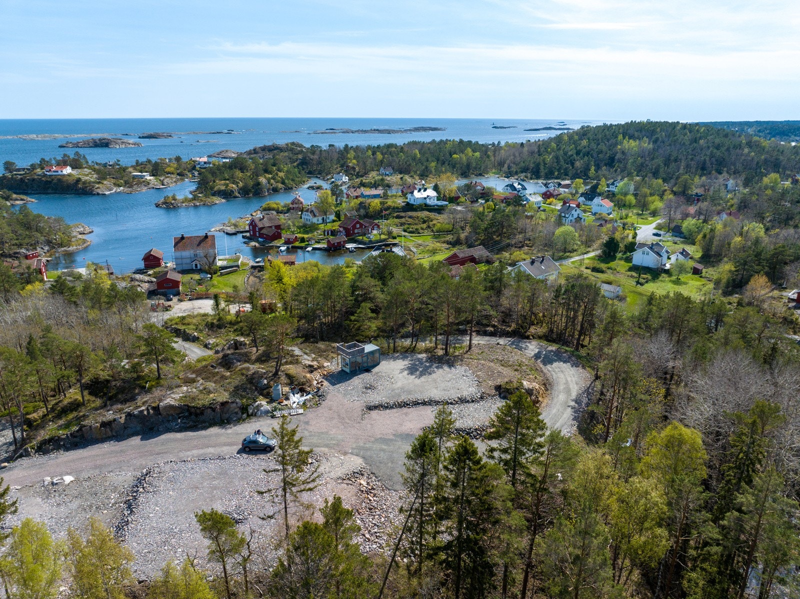 Bevaring av stedets identitet og naturlige kvaliteter har vært viktig ved utforming og plassering av ny bebyggelse i området. Galleribilde