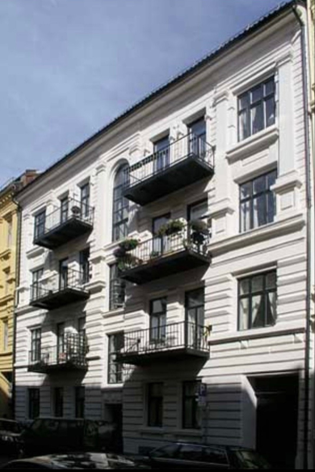 Bilde av boligen fra utsiden, hentet fra internett Galleribilde